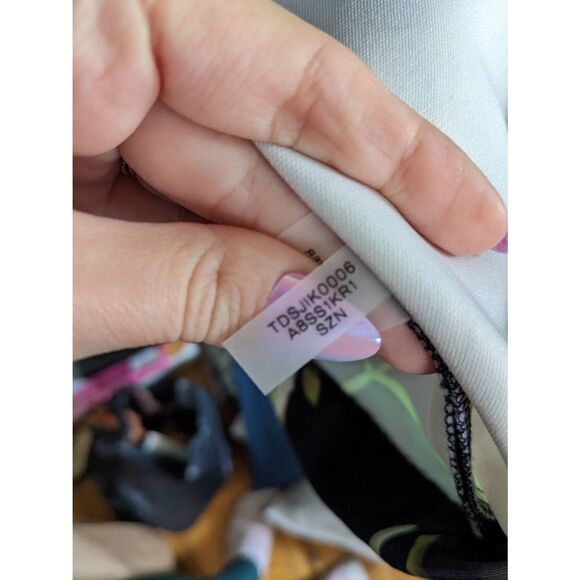 Tommy Hilfiger Floral Ruffled Sleeve Bodycon Dress - Picture 9 of 9